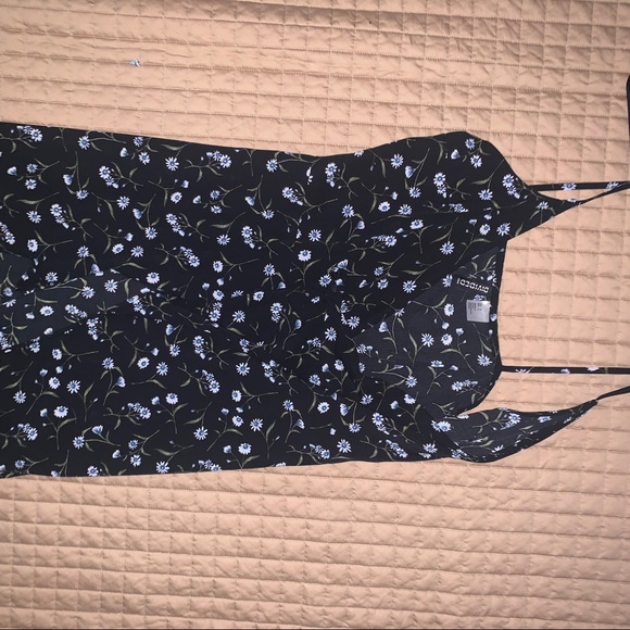 Black tie dress with blue flowers - Picture 5 of 5